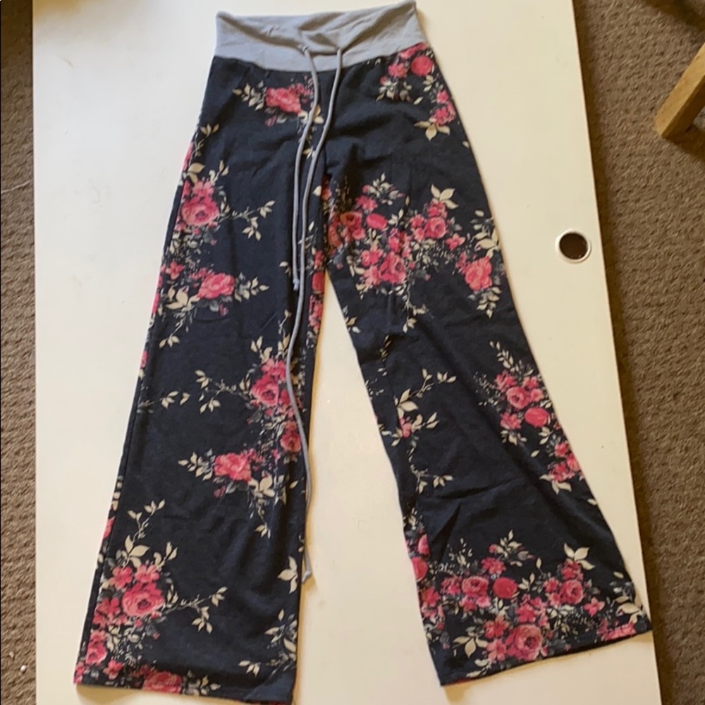 12 pm by Mon Ami floral pants!